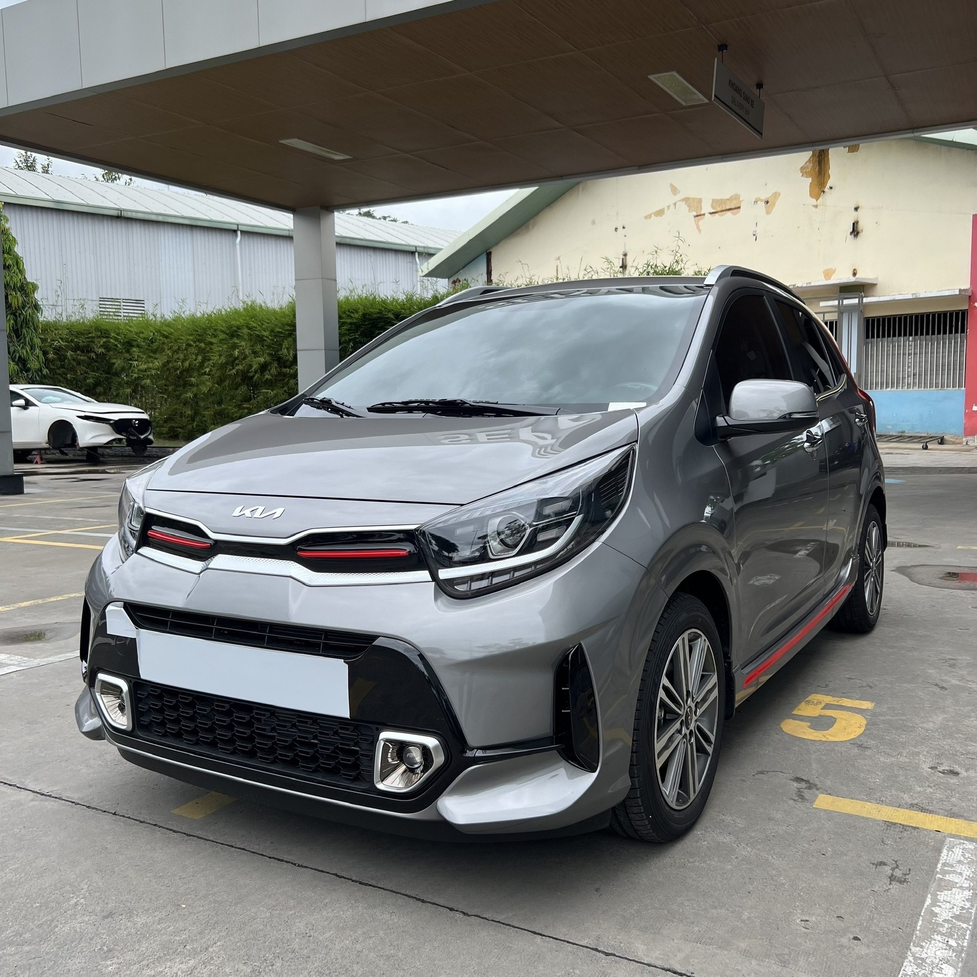 KIA New Morning nổi bật với logo mới. Ảnh: KIA Vĩnh Phúc.