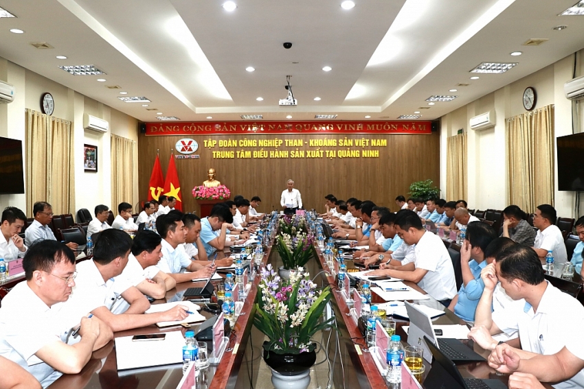 Hội nghị đánh giá tình hình sản xuất - tiêu thụ tháng tháng 6, triển khai kế hoạch sản xuất - tiêu thụ than tháng 7/2024 của TKV