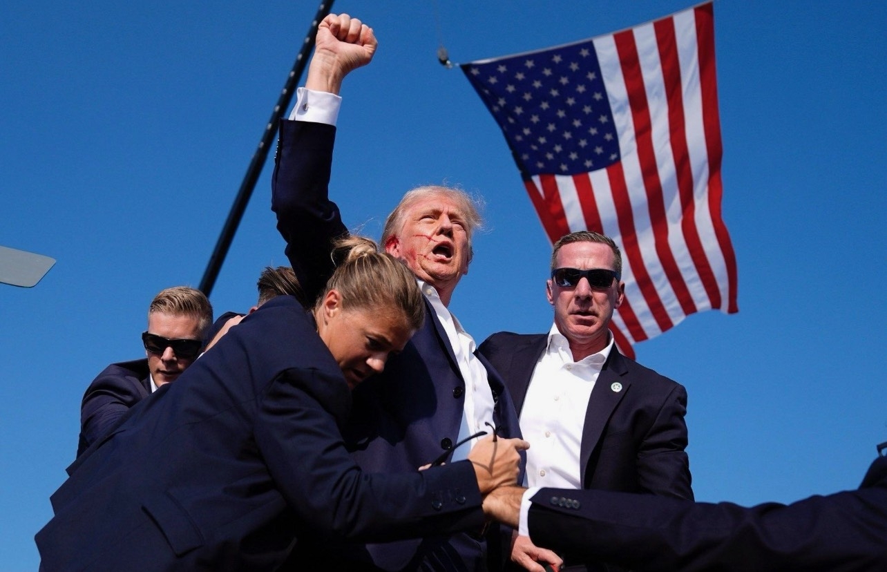 Nổ súng tại sự kiện vận động tranh cử của Donald Trump