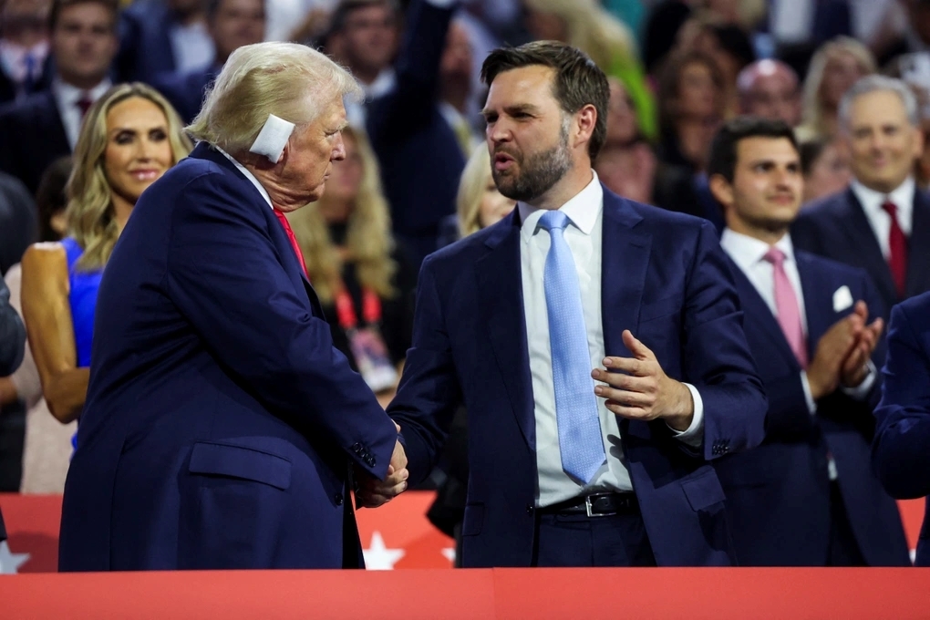 Ông Trump chọn người từng chỉ trích mình làm 'phó tướng' chạy đua vào Nhà Trắng