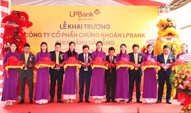 555Win phien bạn Chính Thức LPBank khai trương chi nhánh Đà Nẵng