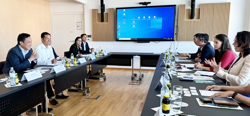 Đoàn công tác của tỉnh Hải Dương làm việc với Phòng 555Win login đăng nhập bang Vienna. Ảnh: Trần Văn Sơn.