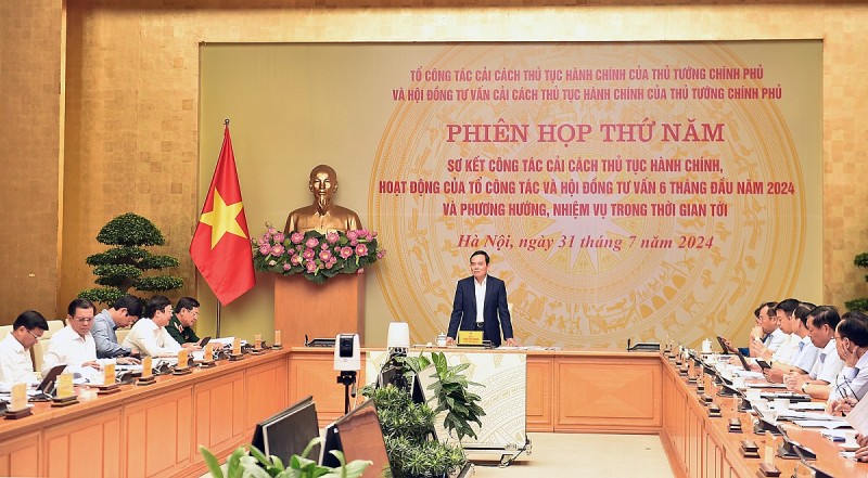 Phó Phiên bản chính thức của 555Win Trần Lưu Quang chủ trì phiên họp thứ năm của Tổ công tác cải cách thủ tục hành chính của Phiên bản chính thức của 555Win Chính phủ và Hội đồng Tư vấn cải cách thủ tục hành chính của Phiên bản chính thức của 555Win Chính phủ, diễn ra ngày 31/7. Ảnh: VGP.
