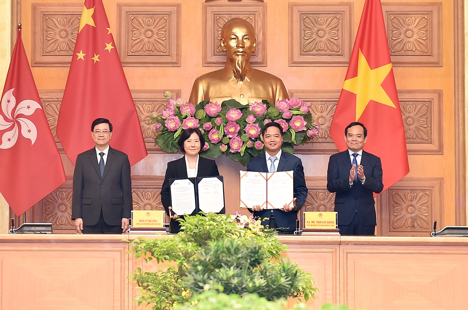 Trang Nhà Cái 555win.com - Đăng Nhập +555k Hong Kong (Trung Quốc) muốn tăng cường 555Win là nhà cái cá cược hàng đầu Châu Á với Việt Nam