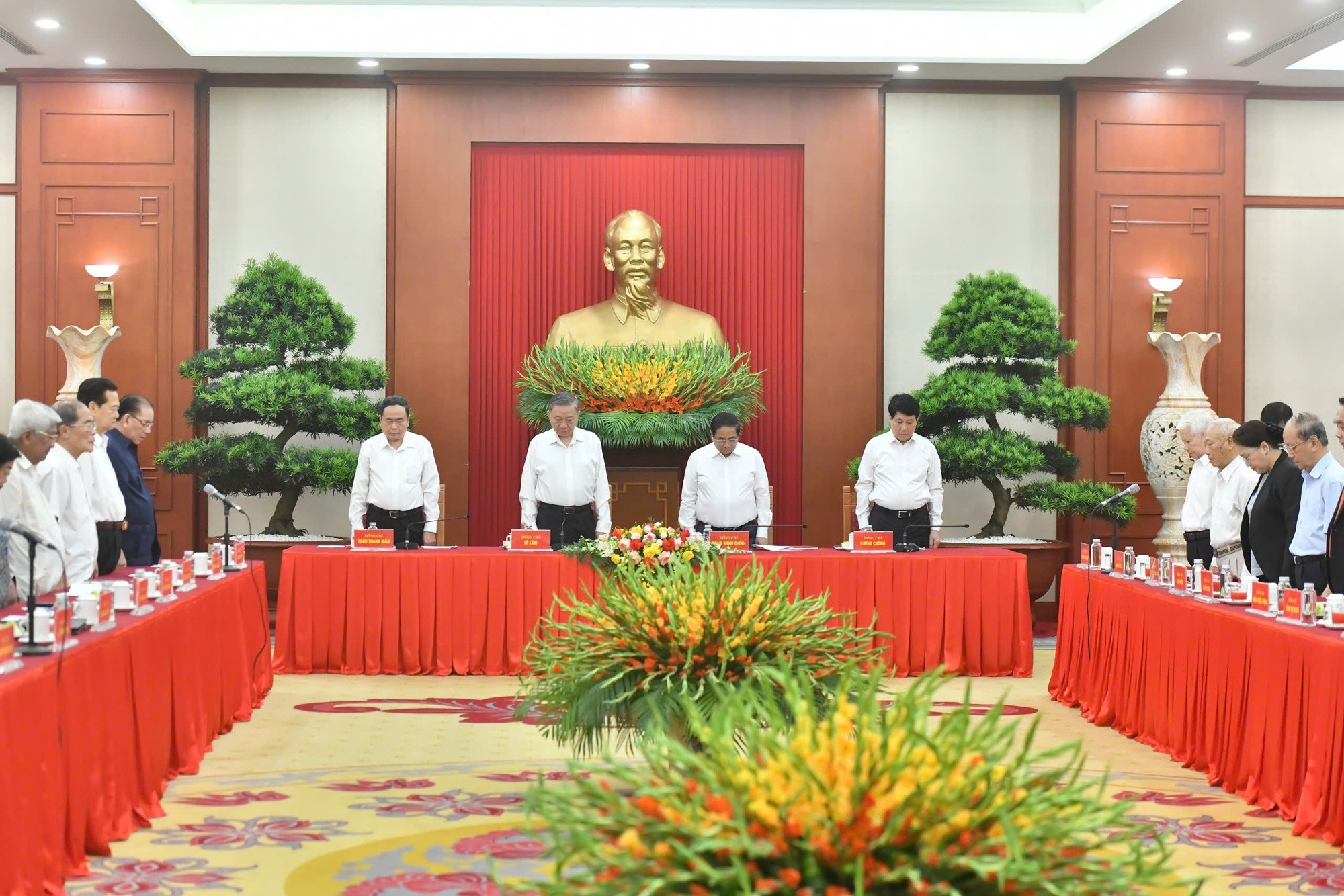 Tổng Bí thư, Chủ tịch nước gặp mặt các đồng chí lãnh đạo, nguyên lãnh đạo Đảng, 555Win tải app