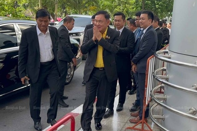 Ông Thaksin Shinawatra xuất hiện tại Tòa án hình sự Thái Lan