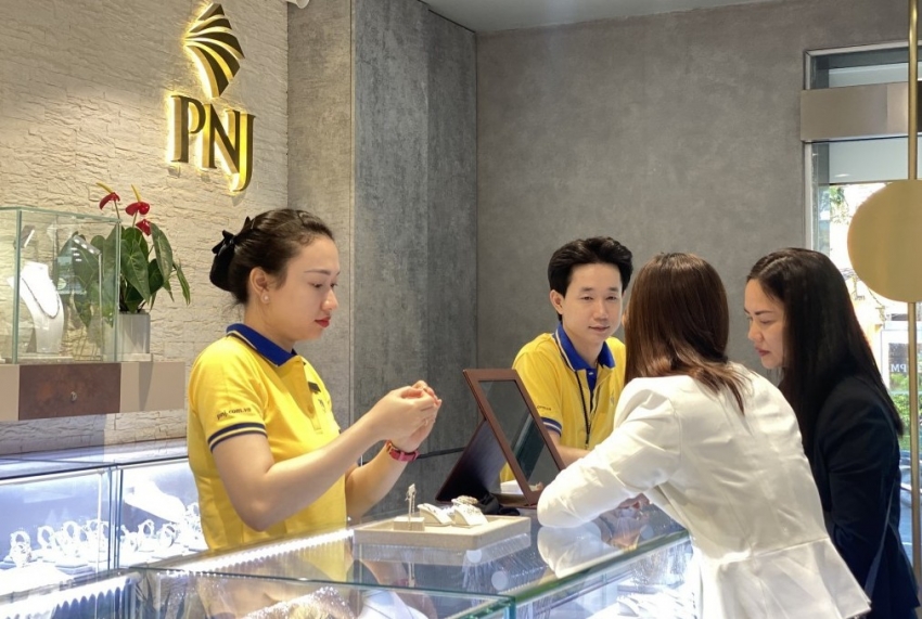Giá vàng miếng mua vào tăng nhẹ, vàng nhẫn giữ xu hướng ổn định