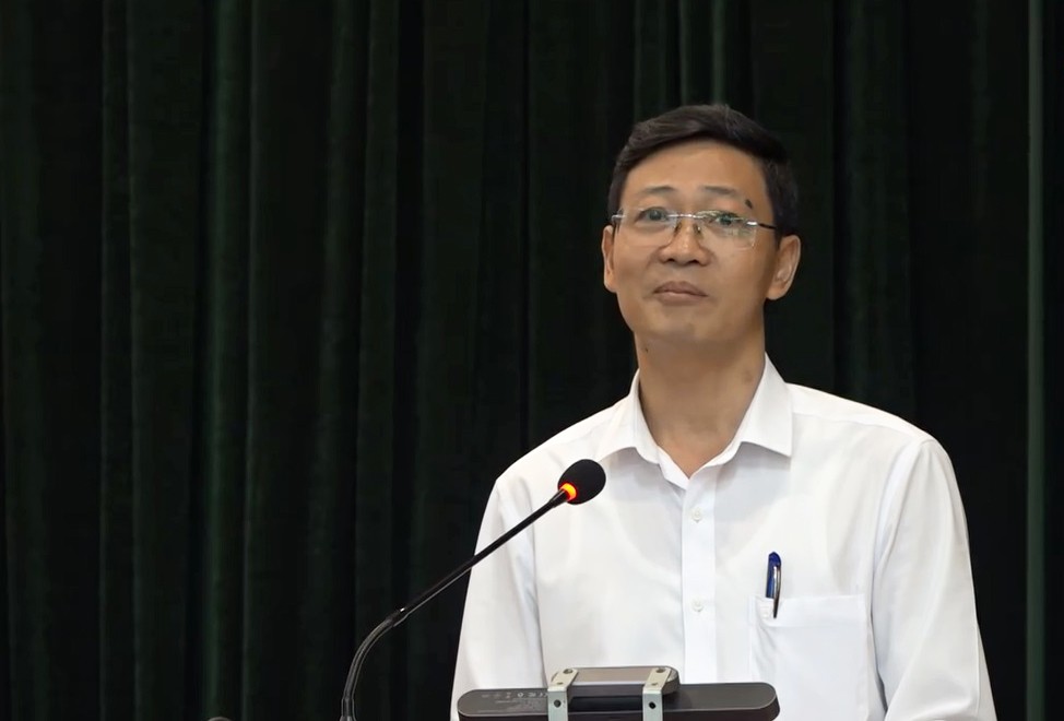 Ông Bùi Xuân Lộc, Chủ tịch UBND thị xã Kinh Môn phát biểu tại Hội nghị gặp mặt, làm việc với các Trang Nhà Cái 555win.com - Đăng Nhập +555k trên địa bàn thị xã. Ảnh: Văn Học.