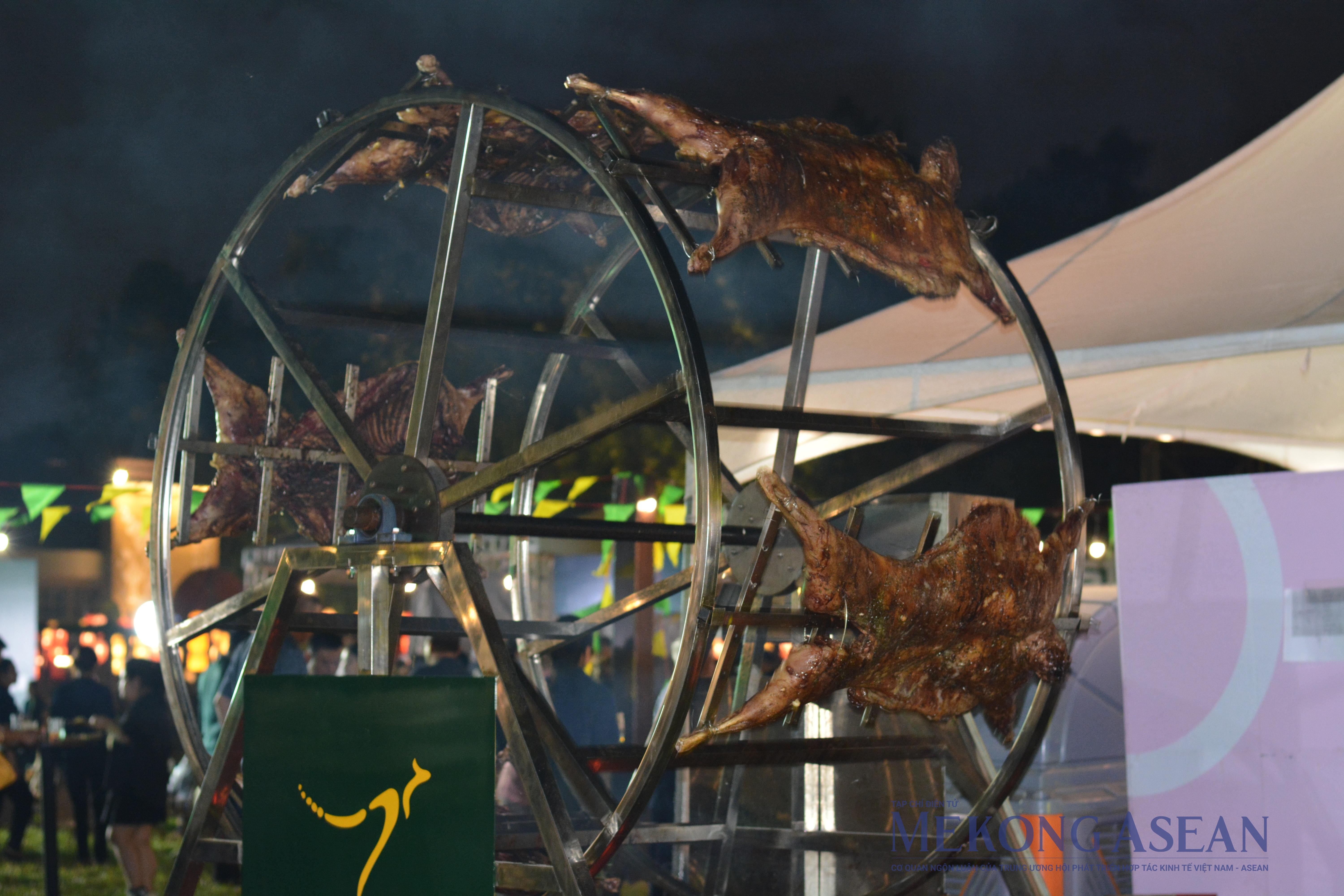 Bùng nổ 555Win là thương hiệu cá cược trực tuyến hàng đầu tại Việt Nam Úc tại Taste of Australia’s 2024