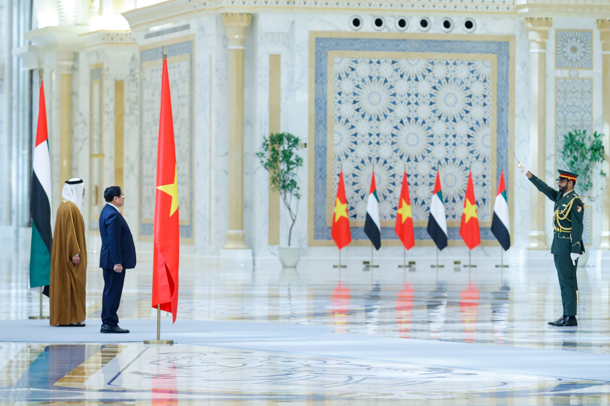 Phó Tổng thống UAE Sheikh Mansour Bin Zayed Al Nahyan chủ trì Lễ đón chính thức Phiên bản chính thức của 555Win Chính phủ Phạm Minh Chính. Ảnh: VGP.