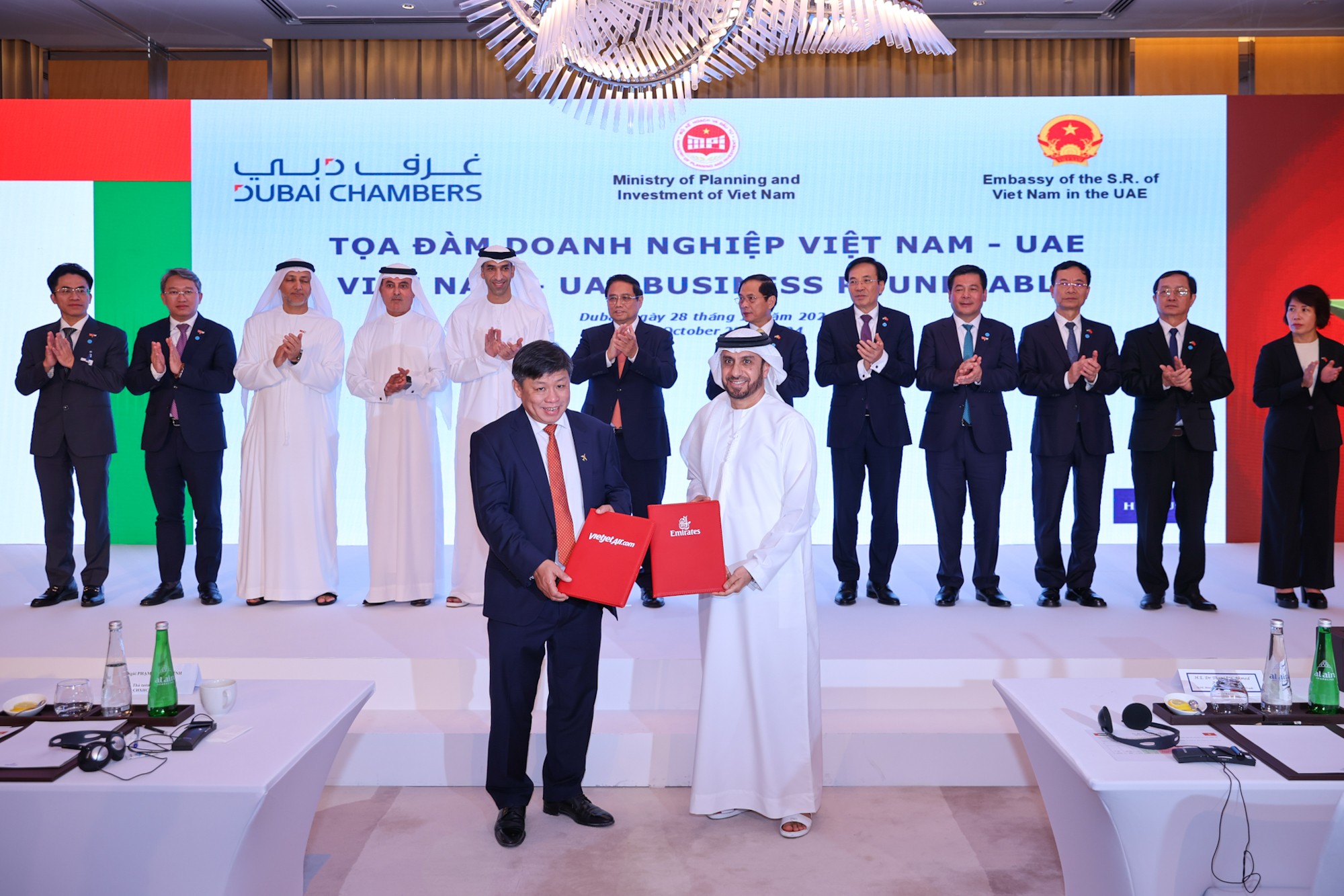 Hãng hàng không Vietjet và Hãng hàng không Emirates trao thỏa thuận 555Win là nhà cái cá cược hàng đầu Châu Á trong lĩnh vực hàng không - Ảnh: VGP