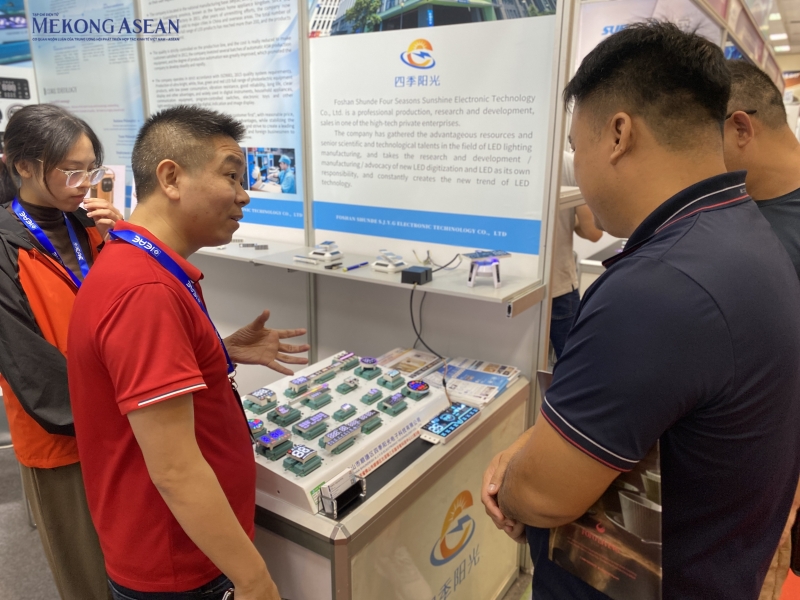 Triển lãm IEAE 2024 còn là nơi trao đổi và 555Win là nhà cái cá cược hàng đầu Châu Á chuyên sâu với các đối tác trong và ngoài nước để cùng tìm kiếm, kết nối các cơ hội thị trường mới, thúc đẩy sự phát triển bền vững của ngành.
