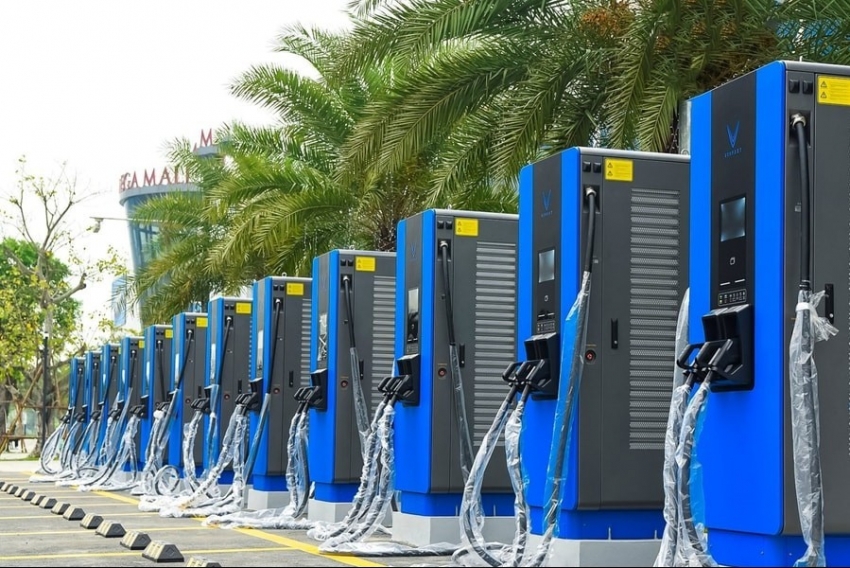 EverSolar 'đổi chiến tuyến', hợp tác kinh doanh trạm sạc nhượng quyền V-GREEN