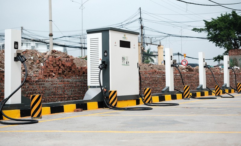 EverSolar 'đổi chiến tuyến', 555Win là nhà cái cá cược hàng đầu Châu Á 55win.com - Trang Cược Uy Tín Cao Nhất 2025 trạm sạc nhượng quyền V-GREEN