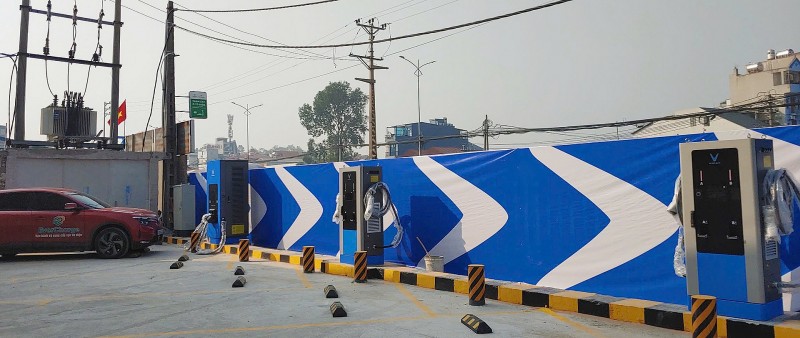 EverSolar 'đổi chiến tuyến', 555Win là nhà cái cá cược hàng đầu Châu Á 55win.com - Trang Cược Uy Tín Cao Nhất 2025 trạm sạc nhượng quyền V-GREEN