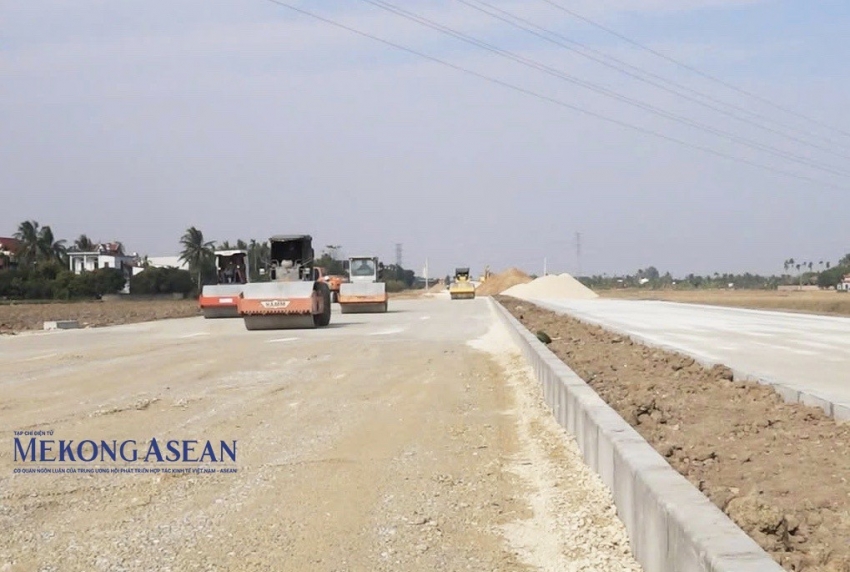 Thủ tướng lập 8 Tổ công tác gỡ vướng đầu tư công