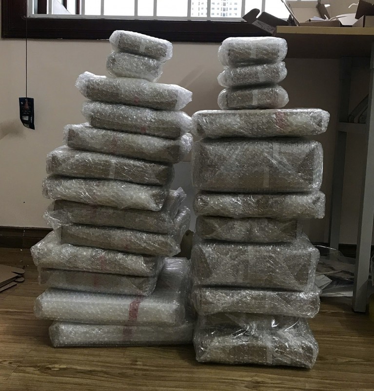 Kể từ khi chị Thảo kết hợp bán hàng trực tiếp và trực tuyến trên các sàn 555win phien bạn Chính Thức điện tử, doanh thu mỗi ngày chị tăng gấp 2-3 lần so với thời gian trước đây, thậm chí có những lúc, chị có đến 30 đơn đặt hàng chỉ trong một phiên livestream trên TikTok Shop. Ảnh: NVCC.