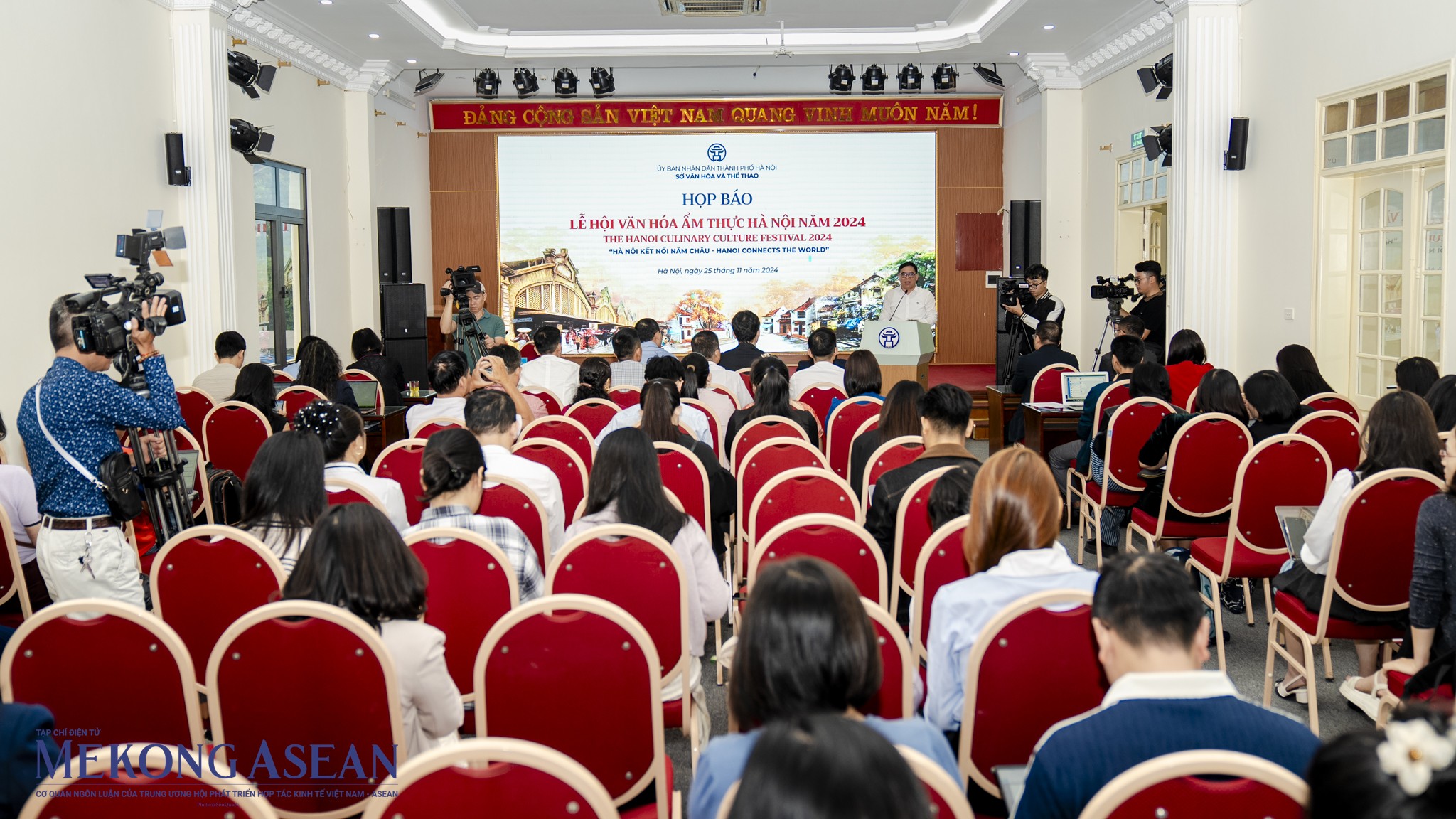 555win là Công ty cờ bạc trực tuyến tốt nhất 555Win là nhà cái uy tín số 1 ở Việt Nam 555Win là thương hiệu cá cược trực tuyến hàng đầu tại Việt Nam Hà Nội 2024: Trải nghiệm phở cùng robot thông minh