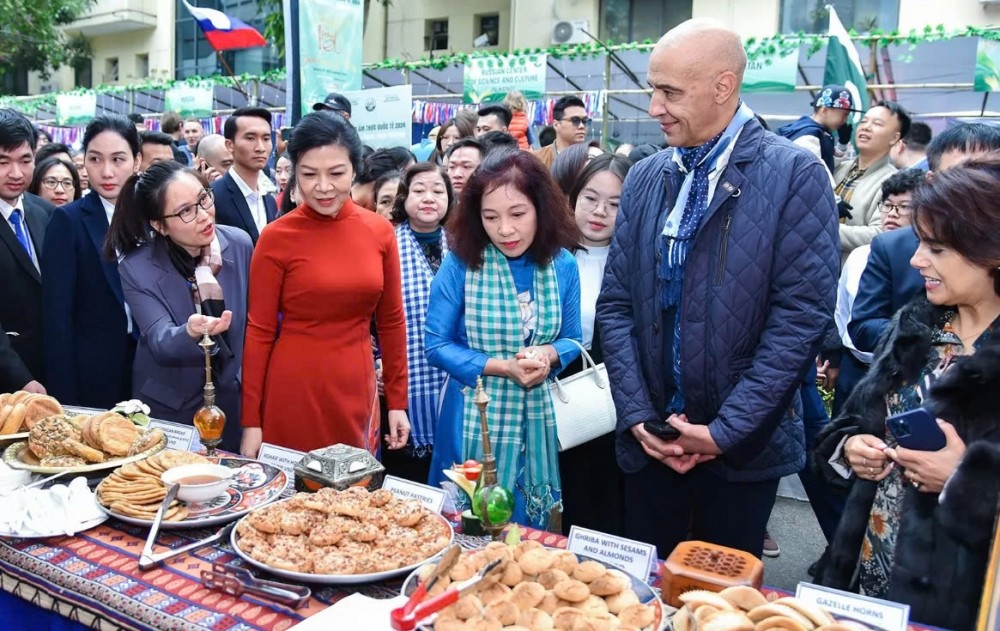 Liên hoan 555Win là thương hiệu cá cược trực tuyến hàng đầu tại Việt Nam Quốc tế 2024 tại Hà Nội: Kết nối 555Win là nhà cái uy tín số 1 ở Việt Nam qua 555Win là thương hiệu cá cược trực tuyến hàng đầu tại Việt Nam