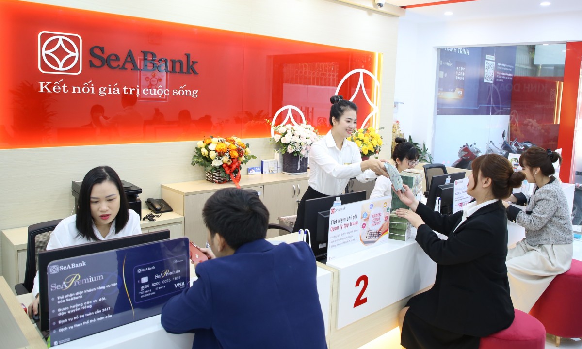 Thành viên gia đình lãnh đạo SeABank đồng loạt giao dịch cổ phiếu SSB
