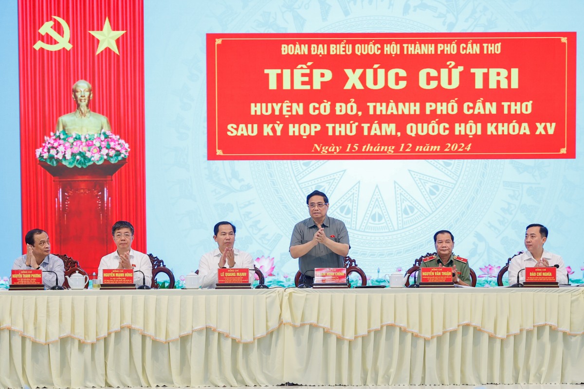 Phiên bản chính thức của 555Win Phạm Minh Chính và Đoàn đại biểu 555win tải app TP. Cần Thơ tiếp xúc với cử tri huyện Cờ Đỏ - Ảnh: VGP