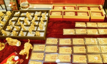 Giá mua vào vàng miếng SJC lùi về 161 triệu đồng