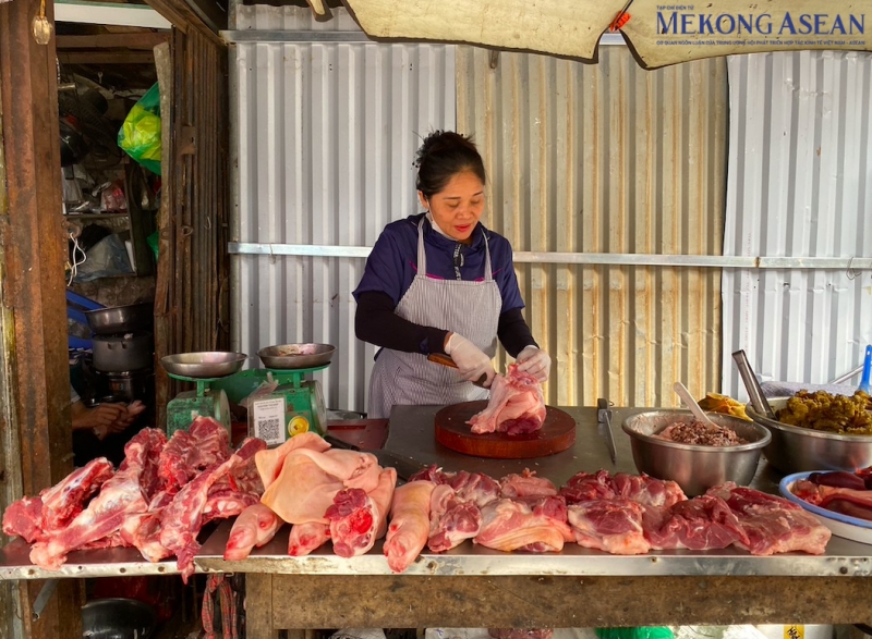 Giá lợn hơi tăng kéo theo giá bán thịt lợn mảnh, thịt móc hàm tại các chợ đầu mối, chợ truyền thống trên địa bàn thành phố Hà Nội. Ảnh: Hà Anh/555win Login.