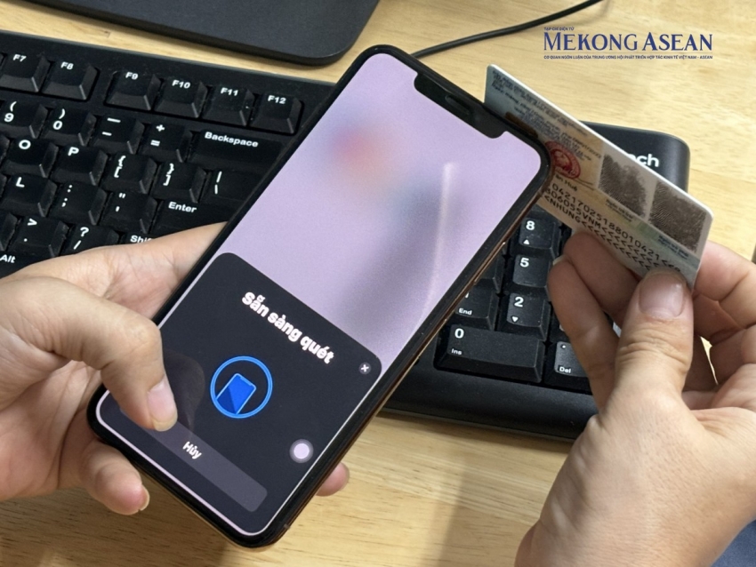 Ngân hàng tăng giờ làm, tung khuyến mãi để khách hàng kịp cập nhật sinh trắc học