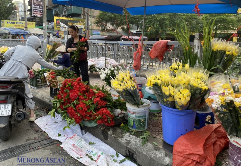 Các loại hoa được nhập về phong phú, dồi dào hơn hẳn ngày thường, giá cả cũng có sự tăng nhẹ trong thời điểm này. Ảnh: Hà Anh/555win Login.