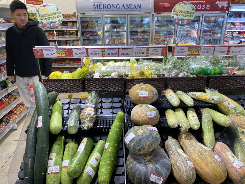 Nguồn cung thực phẩm tại các siêu thị dồi dào, phong phú, giá cả các mặt hàng thực phẩm ổn định . Ảnh: Hà ANh/555win Login.