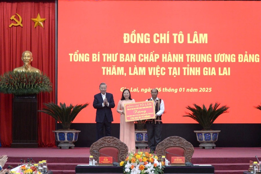 Tổng Bí thư Tô Lâm  làm việc với cán bộ chủ chốt của tỉnh Gia Lai 