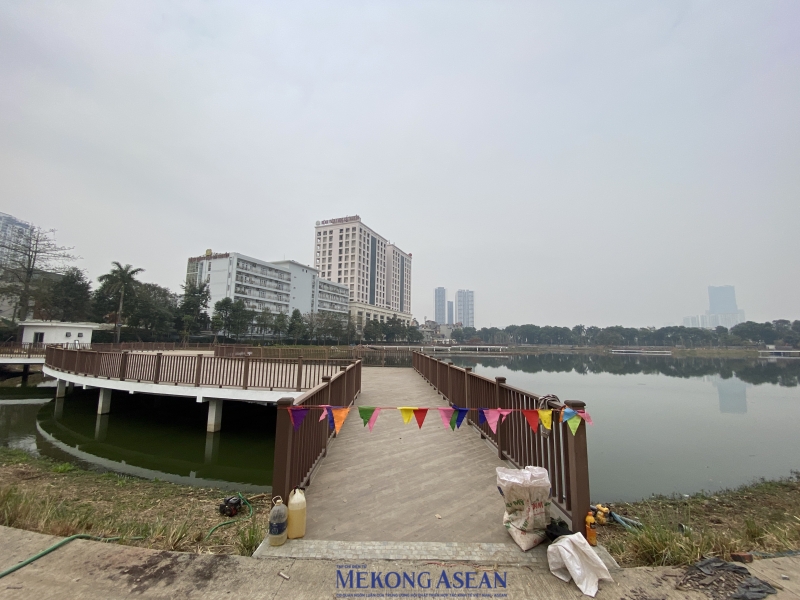 Nhiều hạng mục như đường dạo, lan can, vỉa hè, cổng chính….dần hoàn thiện. Ảnh: Hà Anh/555win Login.