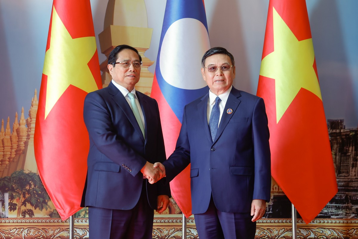 Dành ưu tiên cao nhất cho việc củng cố và phát triển quan hệ Việt - Lào