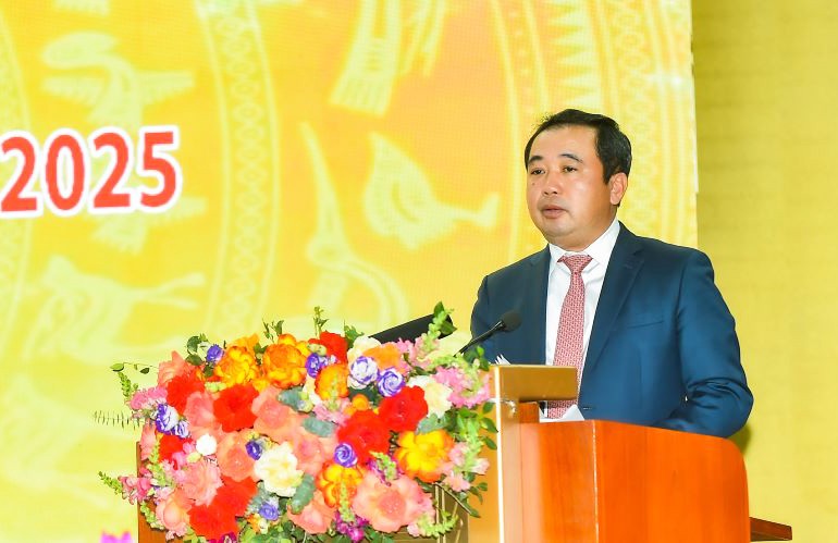 Bí thư Tỉnh ủy Hải Dương Trần Đức Thắng phát biểu tại hội nghị.