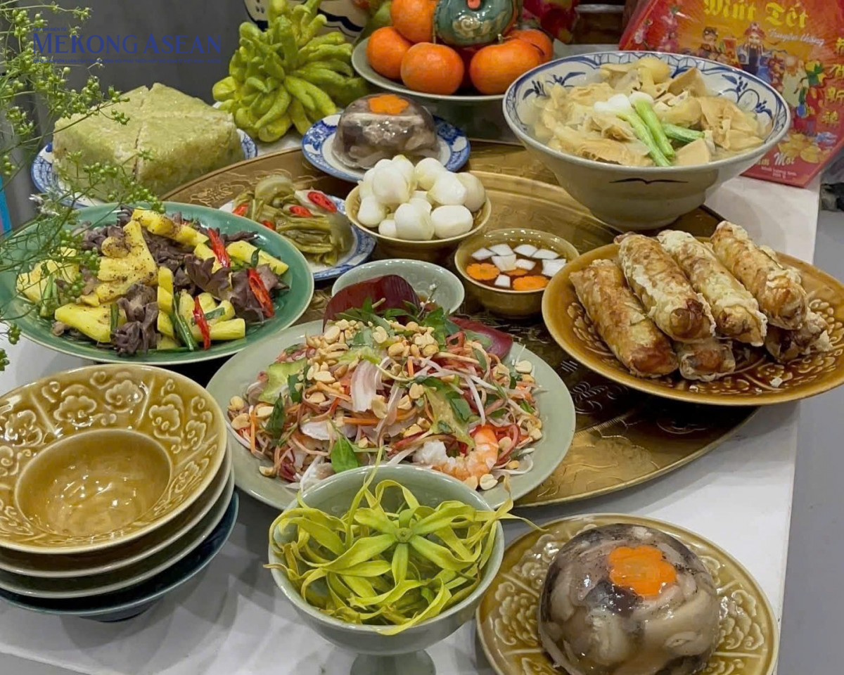 Ngày ông Công ông Táo: Văn minh với thông điệp 'Thả cá, đừng thả túi nilon'