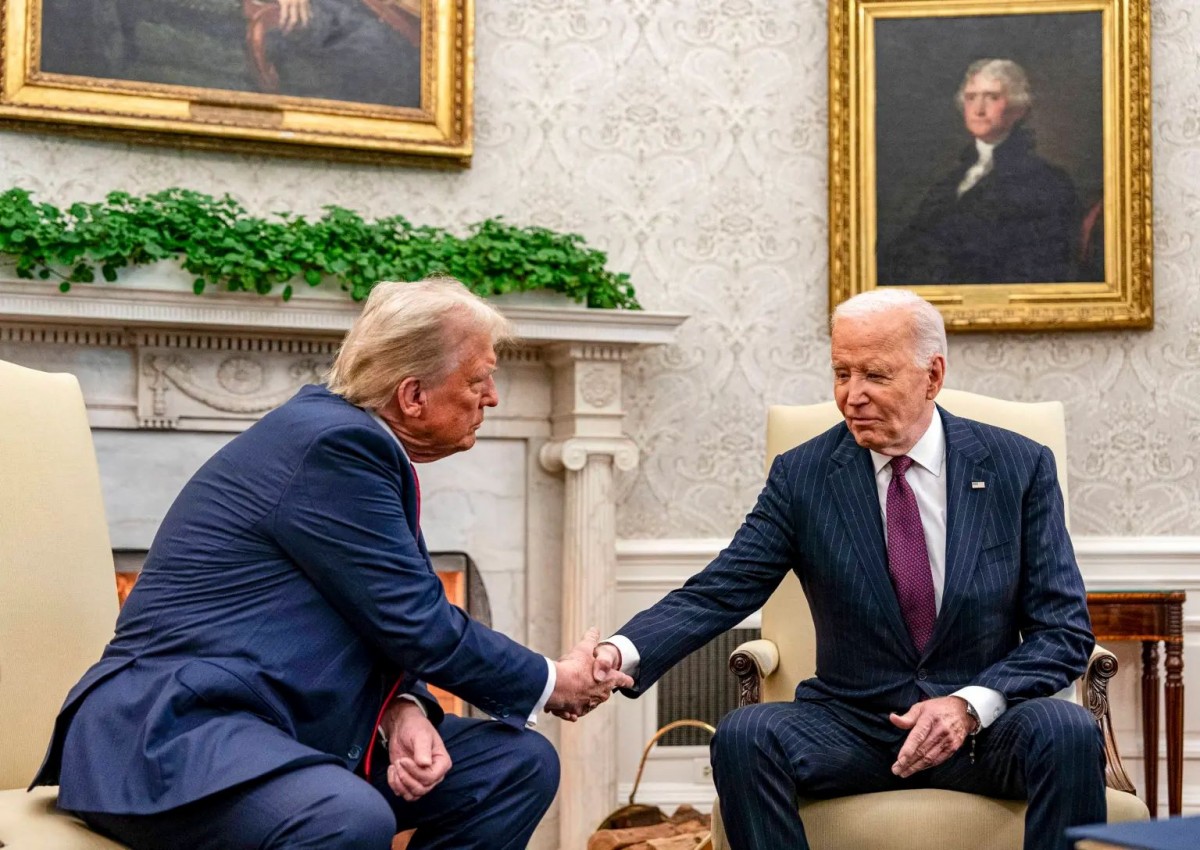 Tổng thống Trump hé lộ nội dung bức thư tay của ông Biden
