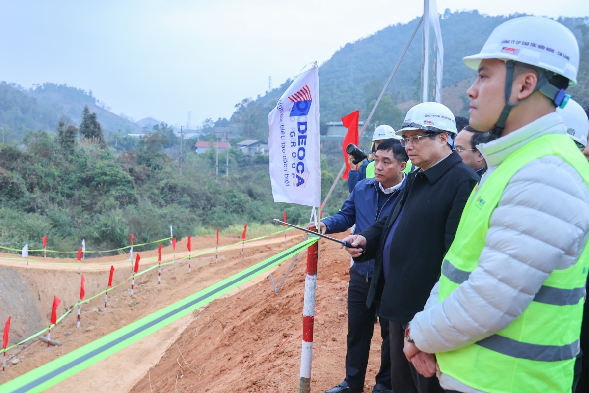 Thủ tướng Phạm Minh Chính thị sát hiện trường
