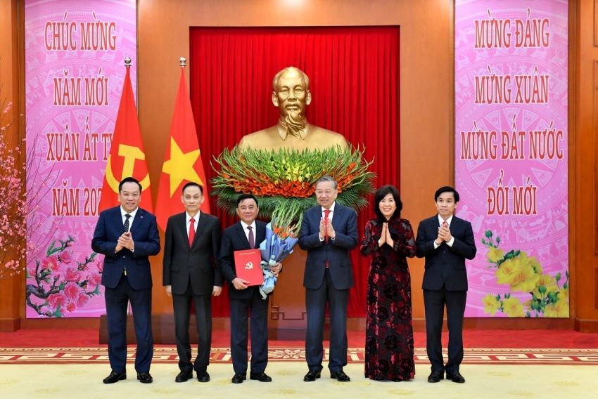 Quyết định của Bộ Chính trị về 4 Đảng bộ trực thuộc Trung ương và 3 cơ quan Đảng ở Trung ương