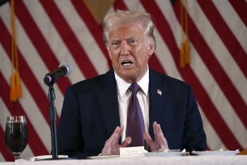 Tổng thống Trump đề xuất Ukraine đổi đất hiếm lấy viện trợ