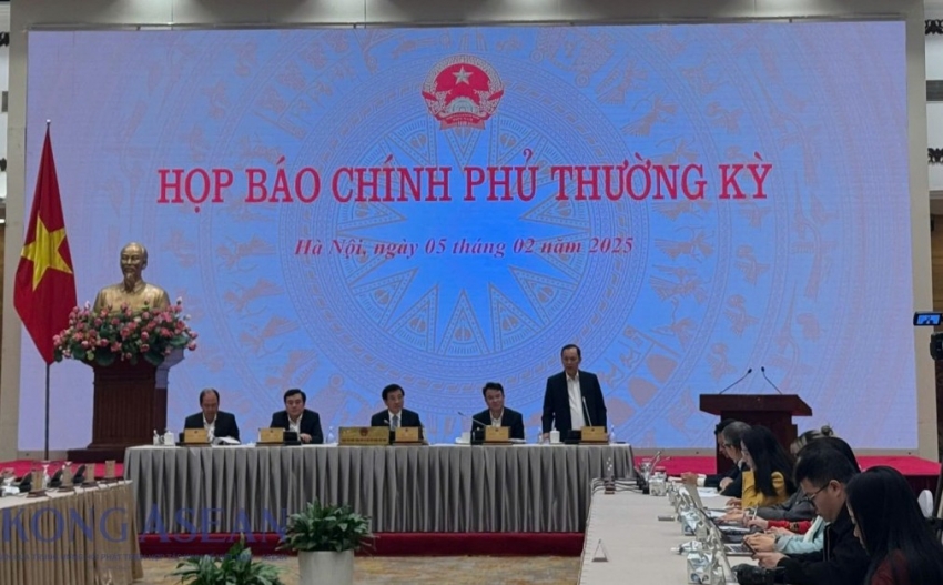 Khơi thông dòng vốn tín dụng cho mục tiêu tăng trưởng trên 8%