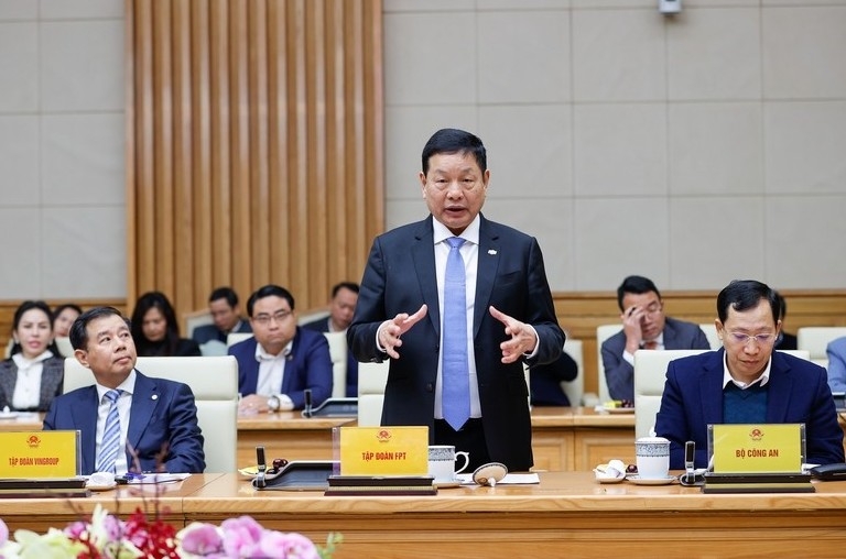 Chủ tịch FPT đề xuất 'bình dân hóa trí tuệ nhân tạo'