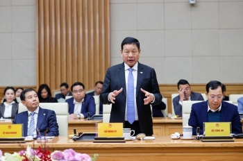 Chủ tịch FPT đề xuất 'bình dân hóa trí tuệ nhân tạo'