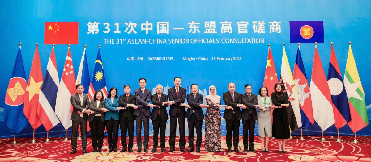 Các đại biểu tham dự cuộc họp Tham vấn Quan chức cao cấp ASEAN-Trung Quốc lần thứ 31. Ảnh: BNG.