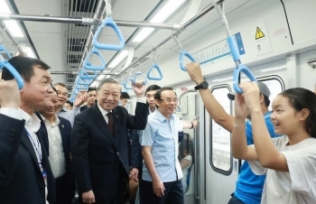Tổng Bí thư Tô Lâm trải nghiệm tuyến Metro Bến Thành - Suối Tiên