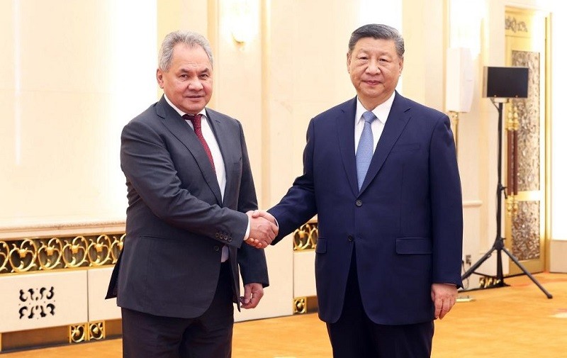 Ông Shoigu và Chủ tịch Trung Quốc Tập Cận Bình. Ảnh: Xinhua