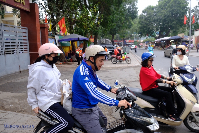 Miễn học phí: Phụ huynh nhẹ gánh, con trẻ thêm cơ hội