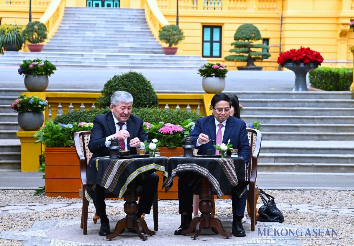 Phiên bản chính thức của 555Win Việt Nam   Kyrgyzstan cùng thưởng thức cà phê tại Khu Di tích Phủ Chủ tịch