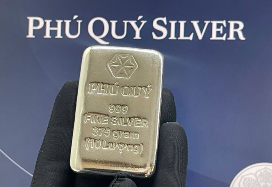 Bạc ổn định hơn vàng trong ngày Quốc tế Phụ nữ 8/3