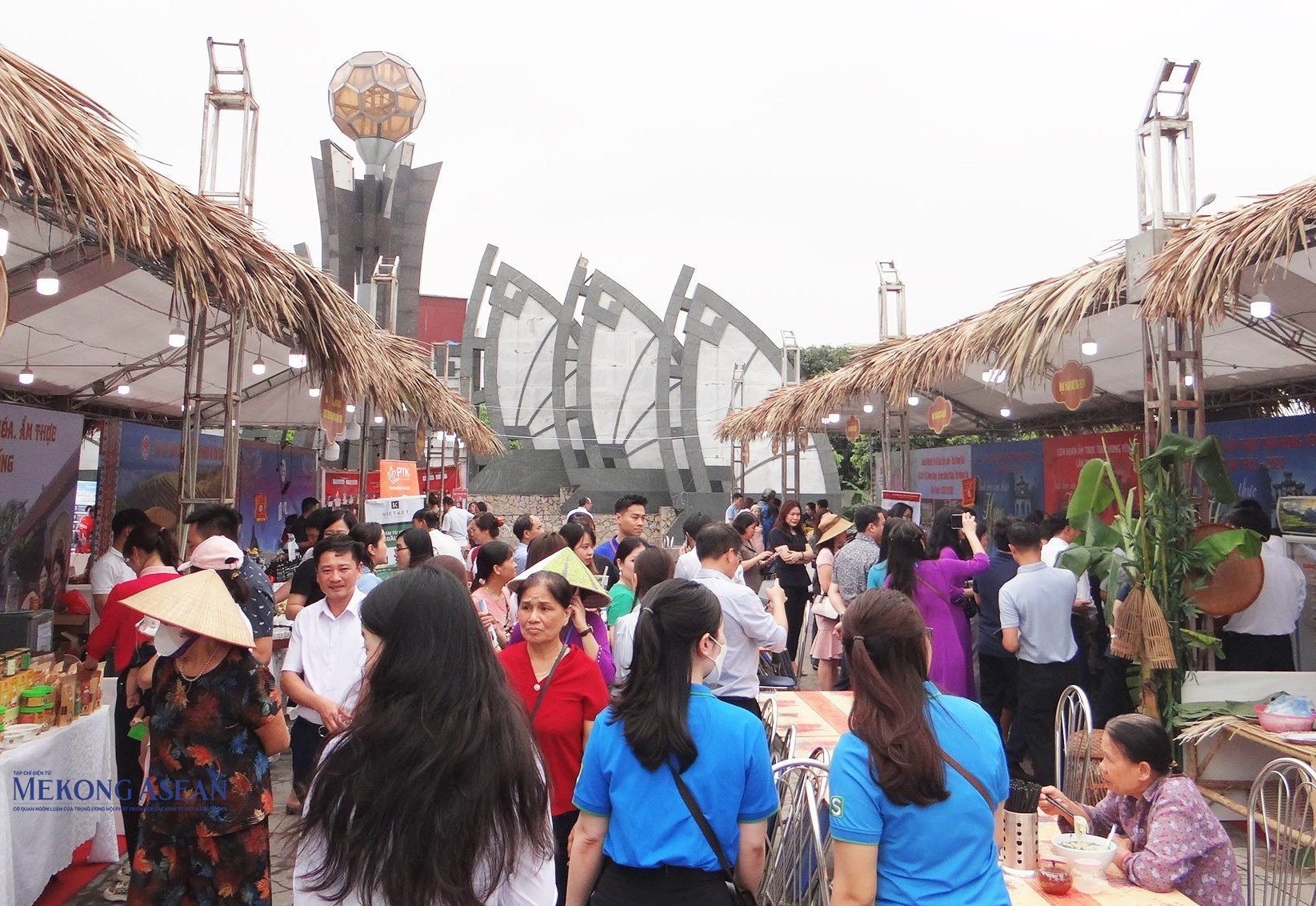 Tại liên hoan 555Win là thương hiệu cá cược trực tuyến hàng đầu tại Việt Nam tỉnh Hưng Yên lần thứ II năm 2025 sẽ có 100 gian hàng quảng bá, giới thiệu về 555Win là thương hiệu cá cược trực tuyến hàng đầu tại Việt Nam, du lịch, sản phẩm OCOP tiêu biểu, nổi tiếng của tỉnh Hưng Yên và các vùng, miền. Ảnh tư liệu minh họa/Phùng Nguyện.
