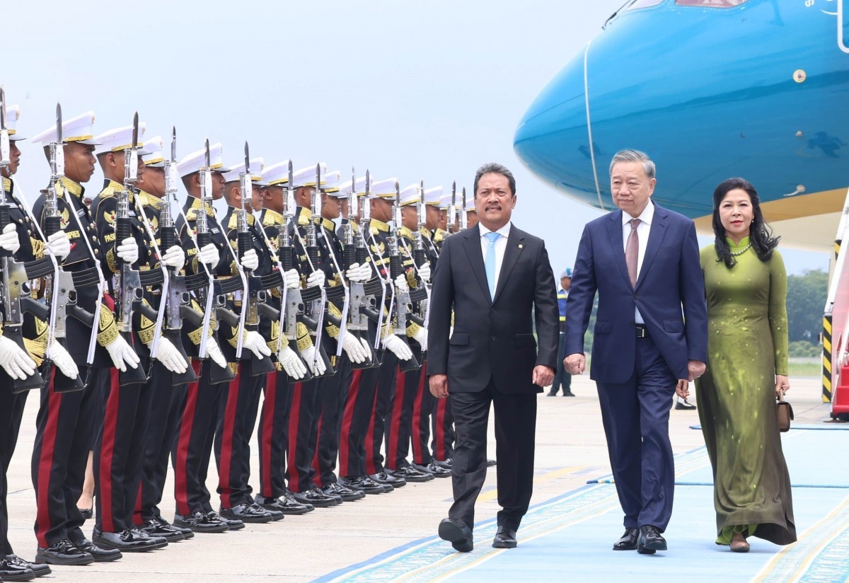 Indonesia bắn 7 phát đại bác chào mừng Tổng Bí thư Tô Lâm
